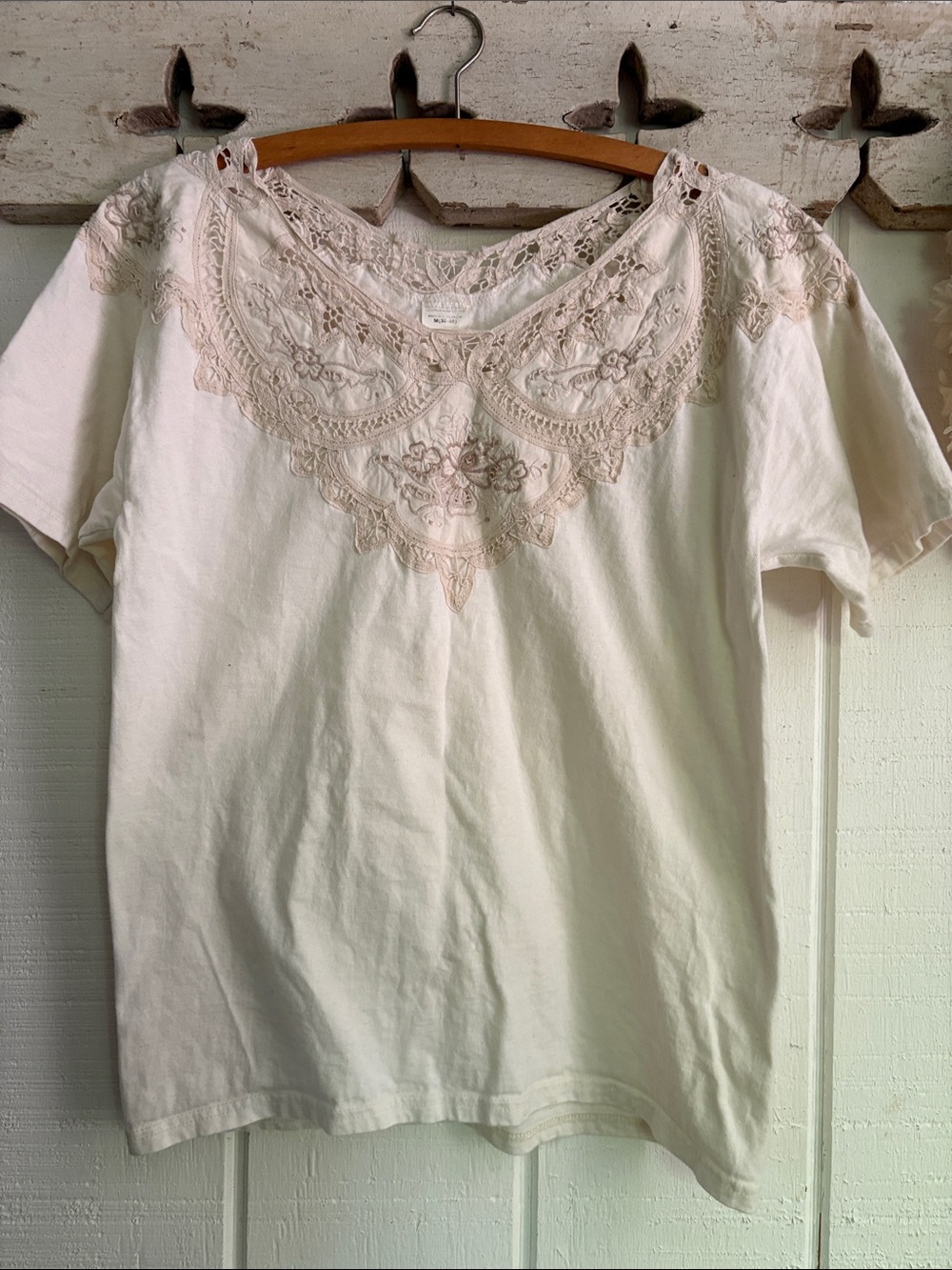 Vintage Ecru Cream Embroidered Lace Yoke Top Medium